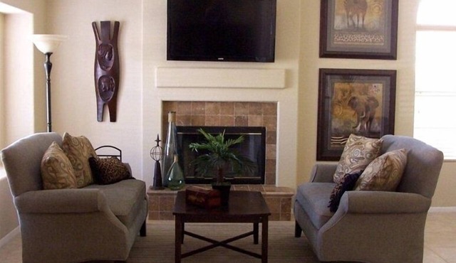 Great Home, Great Price, Great Location, w/Custom Built Pool in Glendale