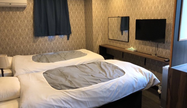 Hatoya Hotel in Tokyo