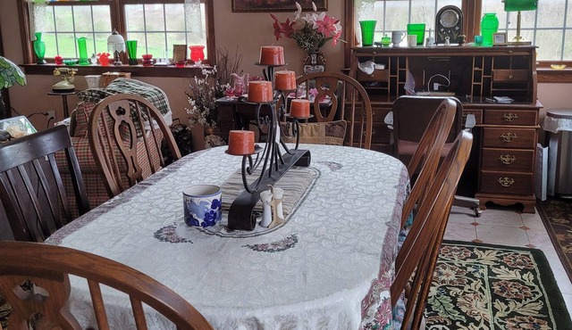 Hidden Gem, 2 BR 2 BA Sleeps 4, Wooded area . No Pets Parking for 1 car only in Bethlehem