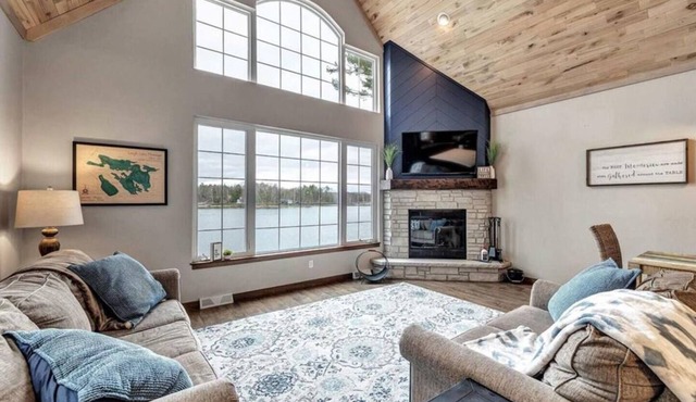 Highlights: Private beach just steps from your door Includes kayaks for exploring the lake Great fishing right off the shoreline or dock Bring your boat and enjoy full boating access Cozy indoor fireplace for cool evenings 4 spaciou in Pound