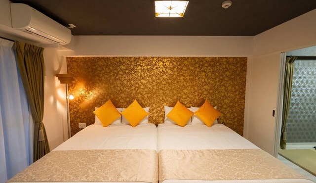 Hinata 2Gold Luxury RoomThe WaGold Leaf Chamber/Nagoya Aichi