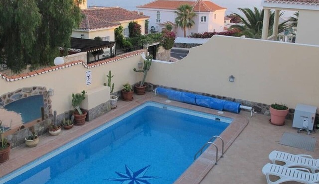 Holiday Villa 'Beautiful Villa In The South' with Sea View, Wi-Fi and Air Conditioning in Adeje