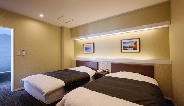 Hotel Hakuryuko Resort in Mihara