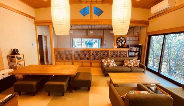 Kumano Kodo Guesthouse Komorian, round-trrip shuttle Takahara高原, Takijiri滝尻, 潮見峠 in Chikatsuyu