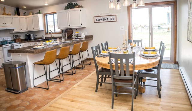 Large Private Ranch, Dog Friendly, Hot Tub, Pool Table, Week and Month Discounts in Durango