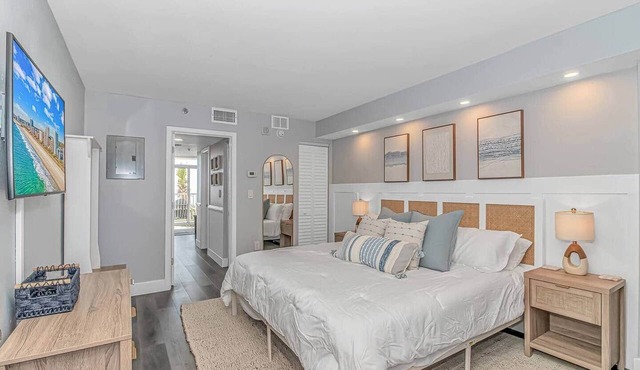 Luxe Oceanfront @ Seawatch Resort! in Horry County