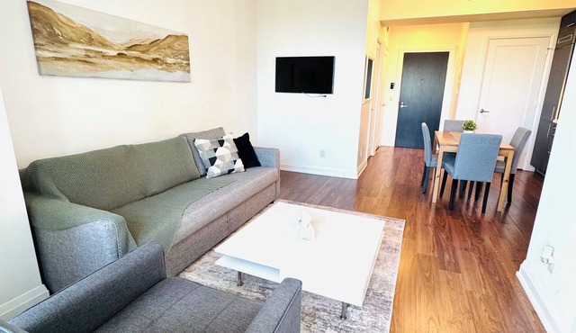 Luxury Condo In Toronto Golden Area 1Bd, 1Bath, Parking, Direct Access to Subway in Toronto