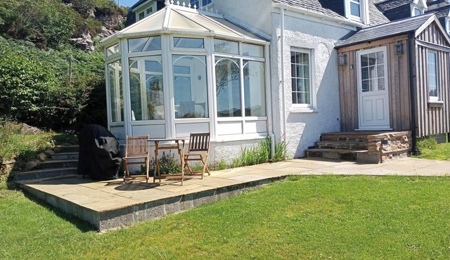 Marsco Apartment - Garden & Patio - Sea Views in Strathcarron