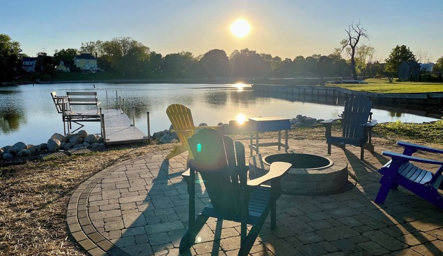 New! Riverfront Retreat! Dock! Near downtown & Neshotah Park. Dogs ok! in Two Rivers