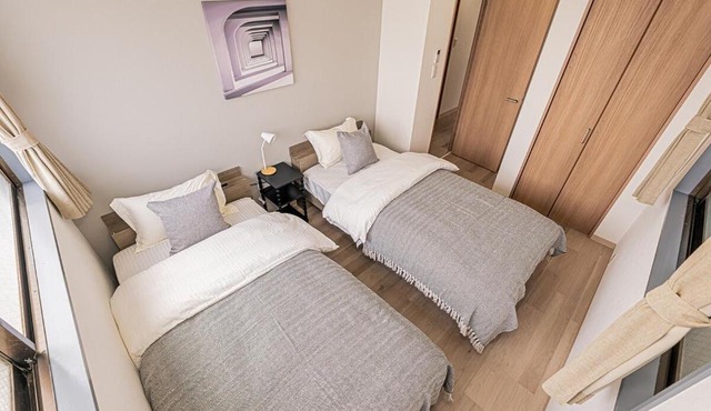 Newly opened within walking distance of the station Spacious dining area Direct access to Ueno Akihabara Tokyo and Yokohama Private rental for 9 people