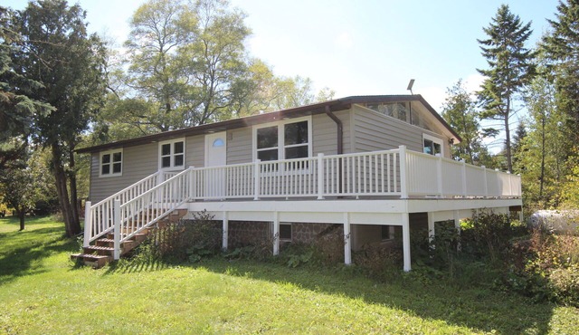 Newly updated cottage on 13 acres only minutes from Potawatomi State Park! in Sturgeon Bay
