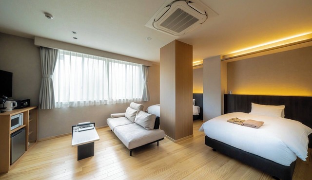 Nonsmoking Semidouble twin room 1st floor 33m2 E102 Suitable for business trips/Hatsukaichi Hiroshima