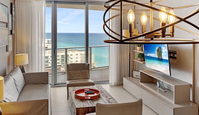 Ocean View Condo with Balcony and Pools in Hollywood