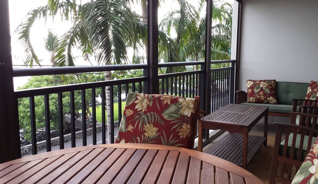 Oceanfront with Endless Ocean View, Gorgeous sunsets, WiFi, and King Bed in Kailua-Kona