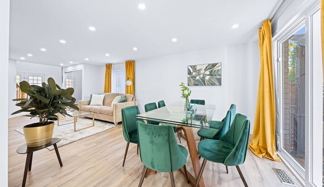 Peaceful - 4 bdrm home with fast WIFI free parking in Barrie