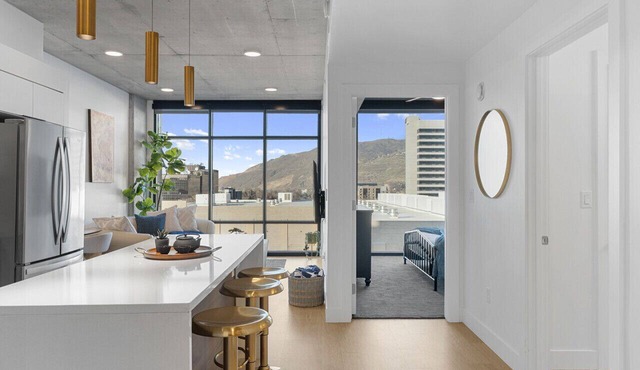 Perfect Dntwn Retreat- Convention Cntr- Amenities! in Salt Lake City