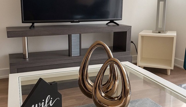 Premium one bedroom apartment fully furnished/Northyork in Toronto