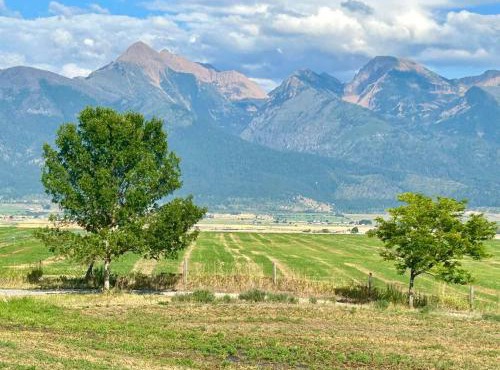 Private Home With Amazing Mountain Views-Two Bedroom and Two Bath in Saint Ignatius