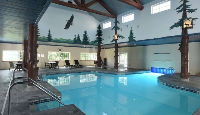Queen Suite w/Full Kitchen, Patio & Bar | 0.1mi to River Conservancy Area in Onalaska
