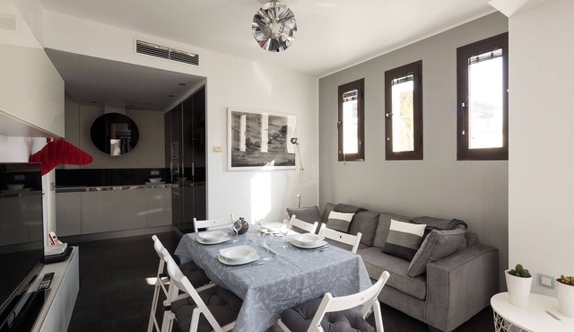 Relator Terrace. 3 bedrooms, 3 bathrooms, terrace & private pool in Sevilla