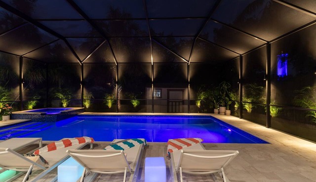 Resort Pool & SPA , Mini Golf , Pool Table, Near Busch Gardens in Tampa