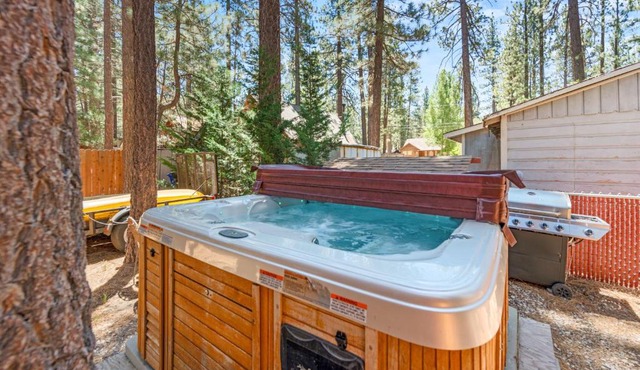 Romantic Getaway by Big Bear Cool Cabins in Big Bear City