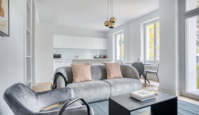 Roomy Vorstädte 3.5 Room w/W/D & Storage, 2 min to Market, by Blueground in Basel