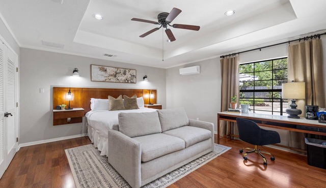 Secluded Poolside Getaway where Boutique Hotel Vibes meet Nature in Crawford