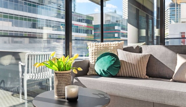 Serrata | 2B2B Docklands Apartment with CP in Docklands