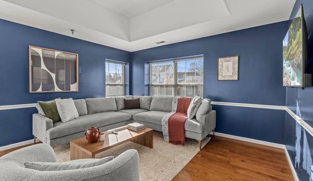 Spacious 2 BDR Central Newtown Hosted By StayRafa in Newtown