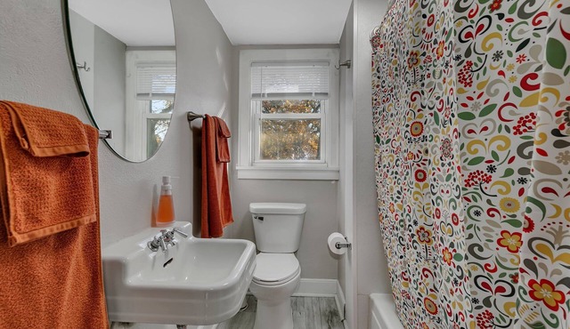 Spacious 3-bedroom with WiFi and AC in fabulous St. Cloud in St. Cloud