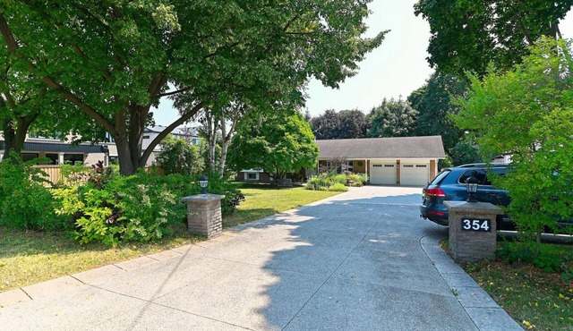 SPACIOUS & FULLY PRIVATE 2BR UNIT ON GROUND LEVEl in Burlington