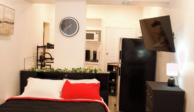 Studio - Cozy Downtown Hideaway in Greater Sudbury