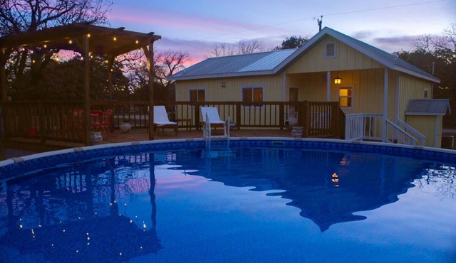 Tarpley Guesthouse/Hill Country/Private Pool in Tarpley