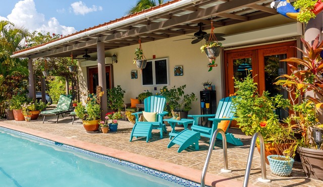 The Luxury Poolhouse, Casa 2 at Casa de Shelley Corozal, Belize in Corozal