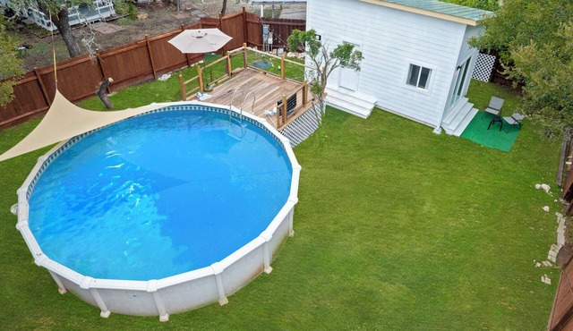 The Tiny Oasis: Luxe Stay with Deck & Private Pool in Austin