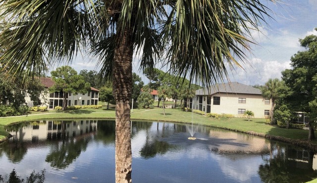 Top floor corner unit 2 bedroom Condo in Shorewalk Anna Marie Island 15 min in Bradenton