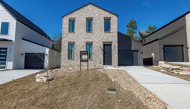 Tranquil Townhome-Your Nature Retreat Next to Nature, River & Golf! in Springfield