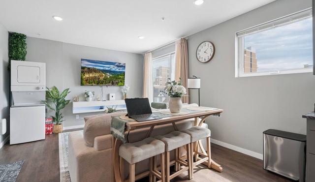 Valclyde Haven/sleeps 4- Pet friendly - Steps to Child Hosp in Minneapolis