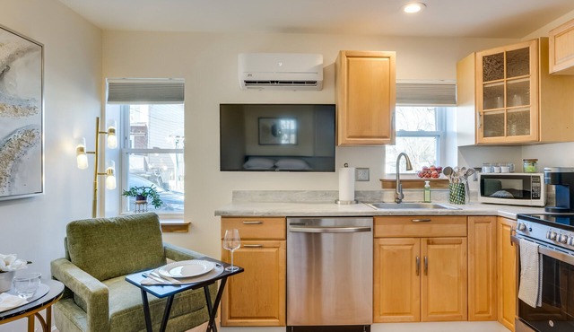 Walkable Downingtown Studio w/Spacious Deck in Downingtown