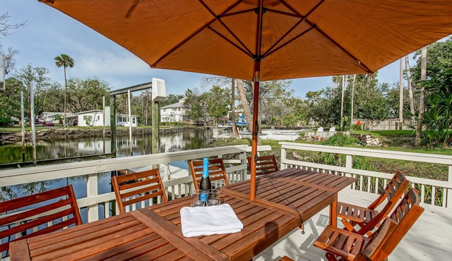 Waterfront Crystal River with Private Dock and kayaks in Crystal River