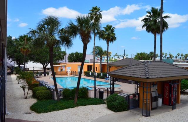 Americas Value Inn Laredo 