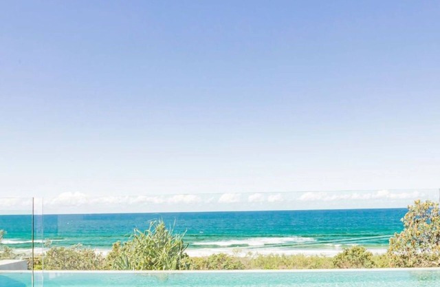 Castaways Beach Escape 