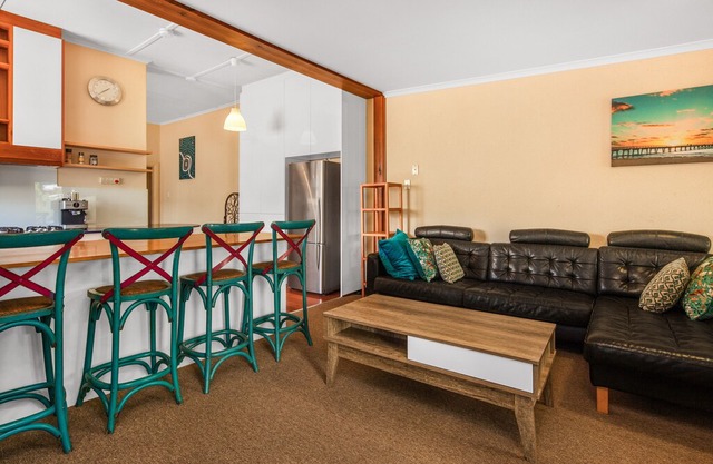 ⭐️Henley Beach Haven⭐️ Sleeps 6, WiFi, Netflix, Parking in Adelaide