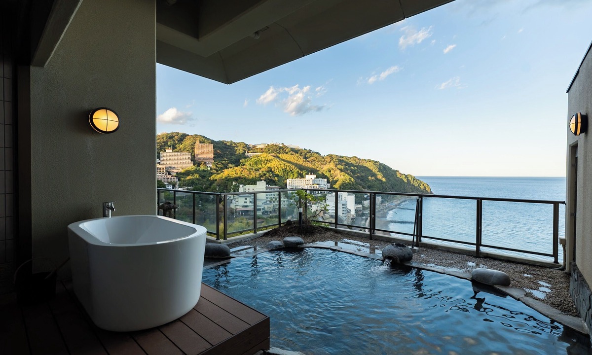 Higashiizu House | IZU RETREAT ATAGAWA SUIKO by Onko Chishin