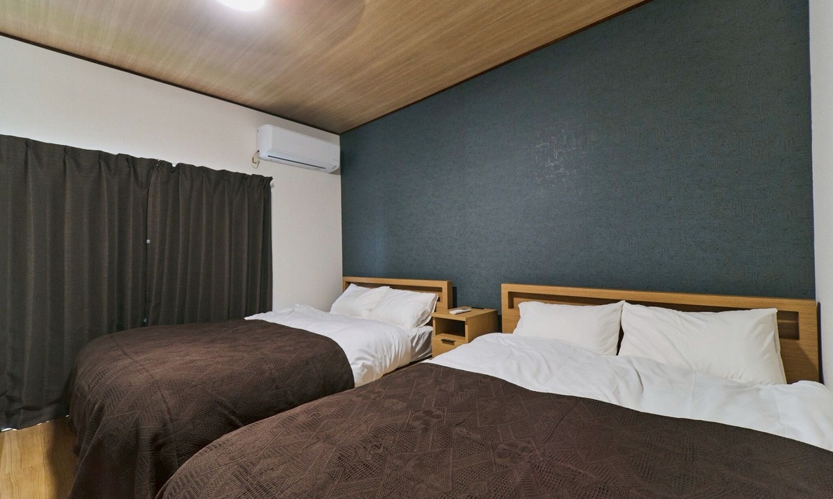 Inuyama House | Inuyama Castle within 10 minutes/80-inch movie theater/free parking/6 beds + 1 sofa bed/83 sq.m./Up to 10 guests/mono rental/coffee maker available