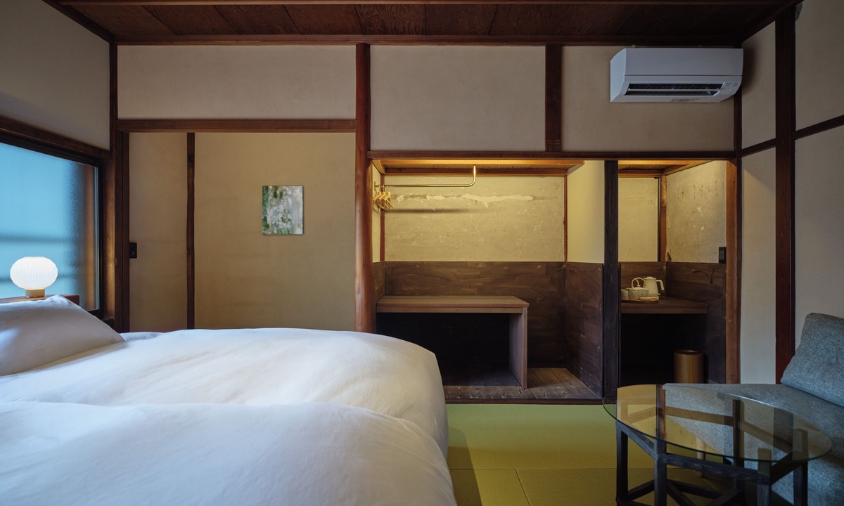 Komatsu Hotel | Komado Bengara