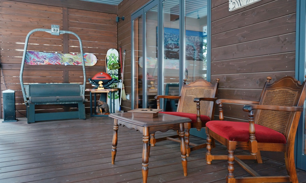 Iida Ski Chalet | Spacious 5-bedroom ski-in chalet—perfect for families and friends.
