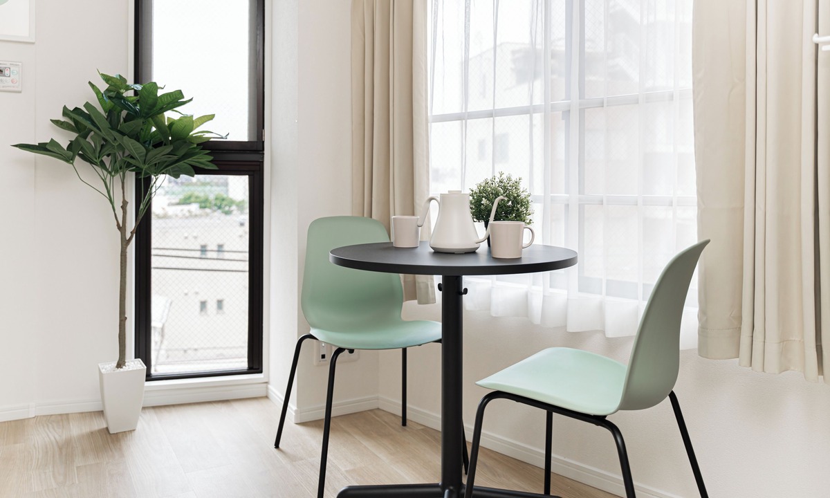 Takadanobaba Apartment | Sunlit Canopy