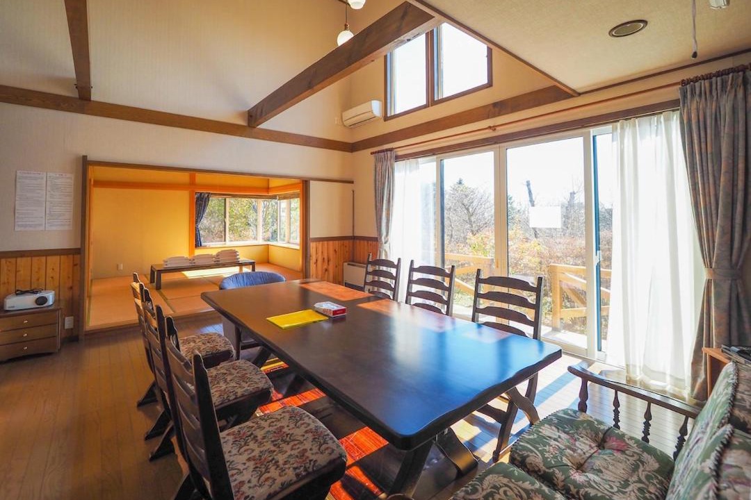 Itamuro Onsen House | リゲル 森のデッキでBBQ 夜はカラオケ 鹿の湯近くの一棟貸し別荘で 家族も仲間もみんなでゆったり滞在s